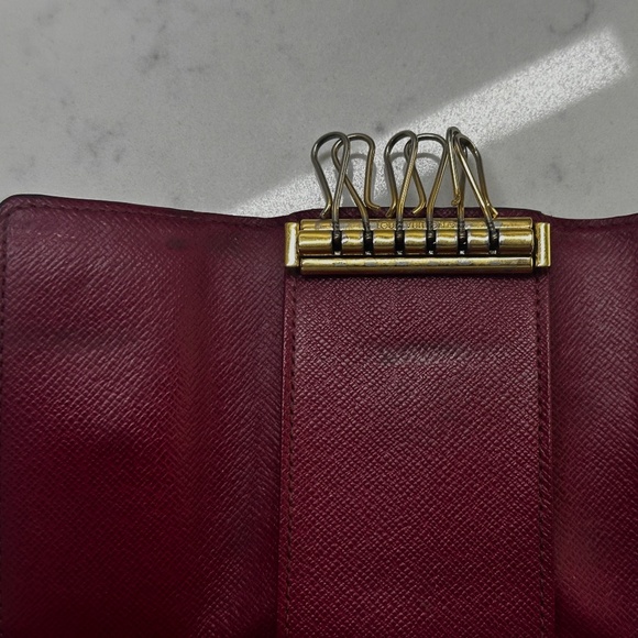 Louis Vuitton 6 Key Holder - Picture 8 of 14
